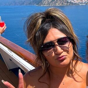 Meet your Posher, Irene